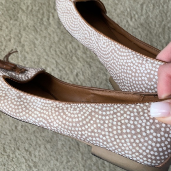Merona flats tan with tassel size 9.5 - Picture 4 of 4